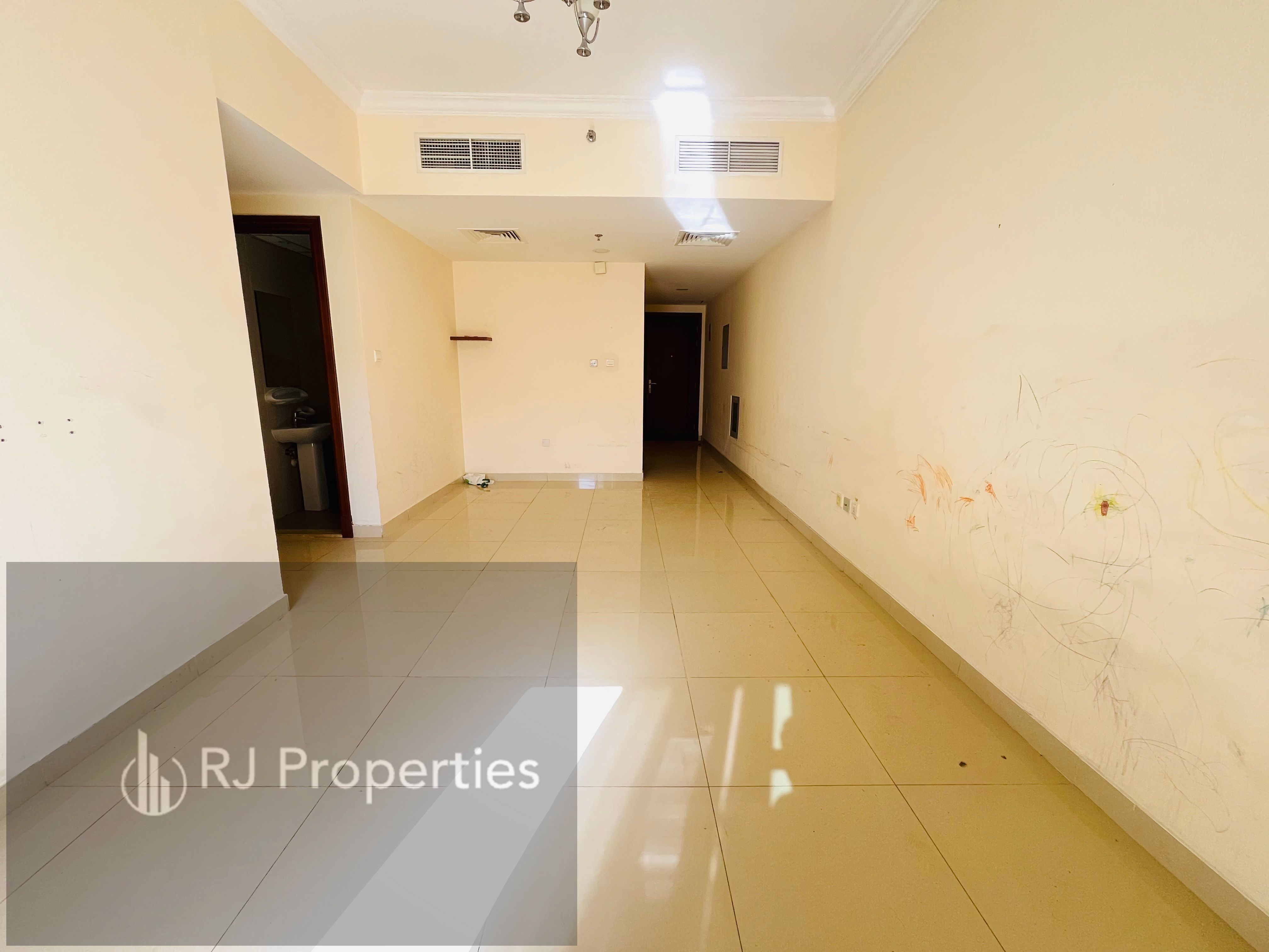 Luxury and very spacious full sunlight 2bhk with balcony| wardrobe| parking free