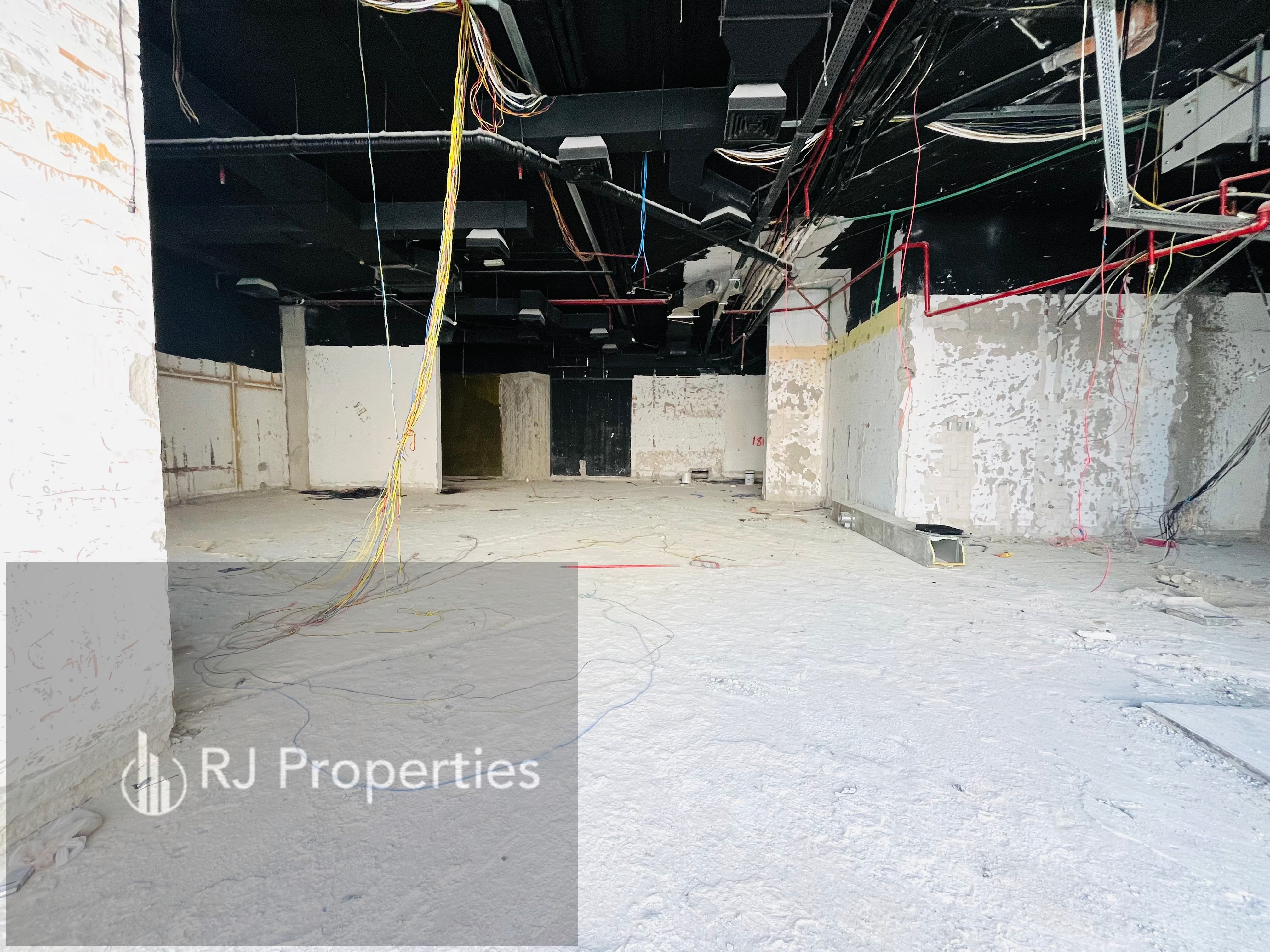 2 month free huge size shop with high electric power very prime location just 395k