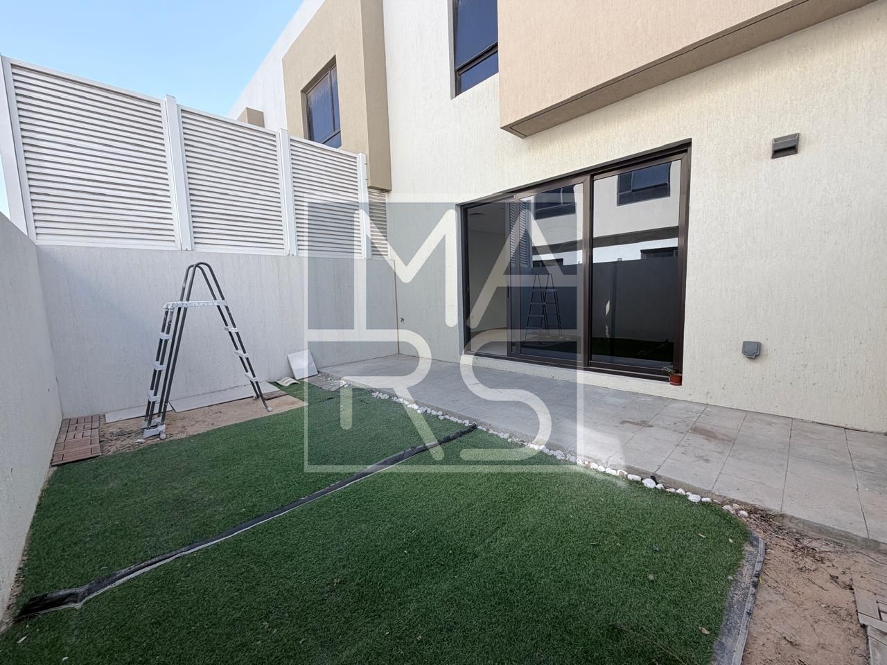 Lavish Twonhouse| Middle Unit|Excellent Community