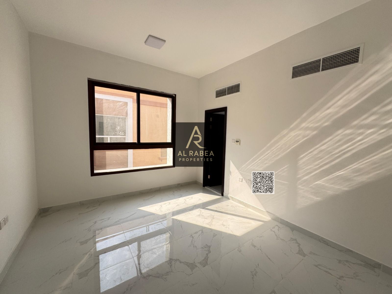 Master rooms - 2 balcony - Close to Dubai exit