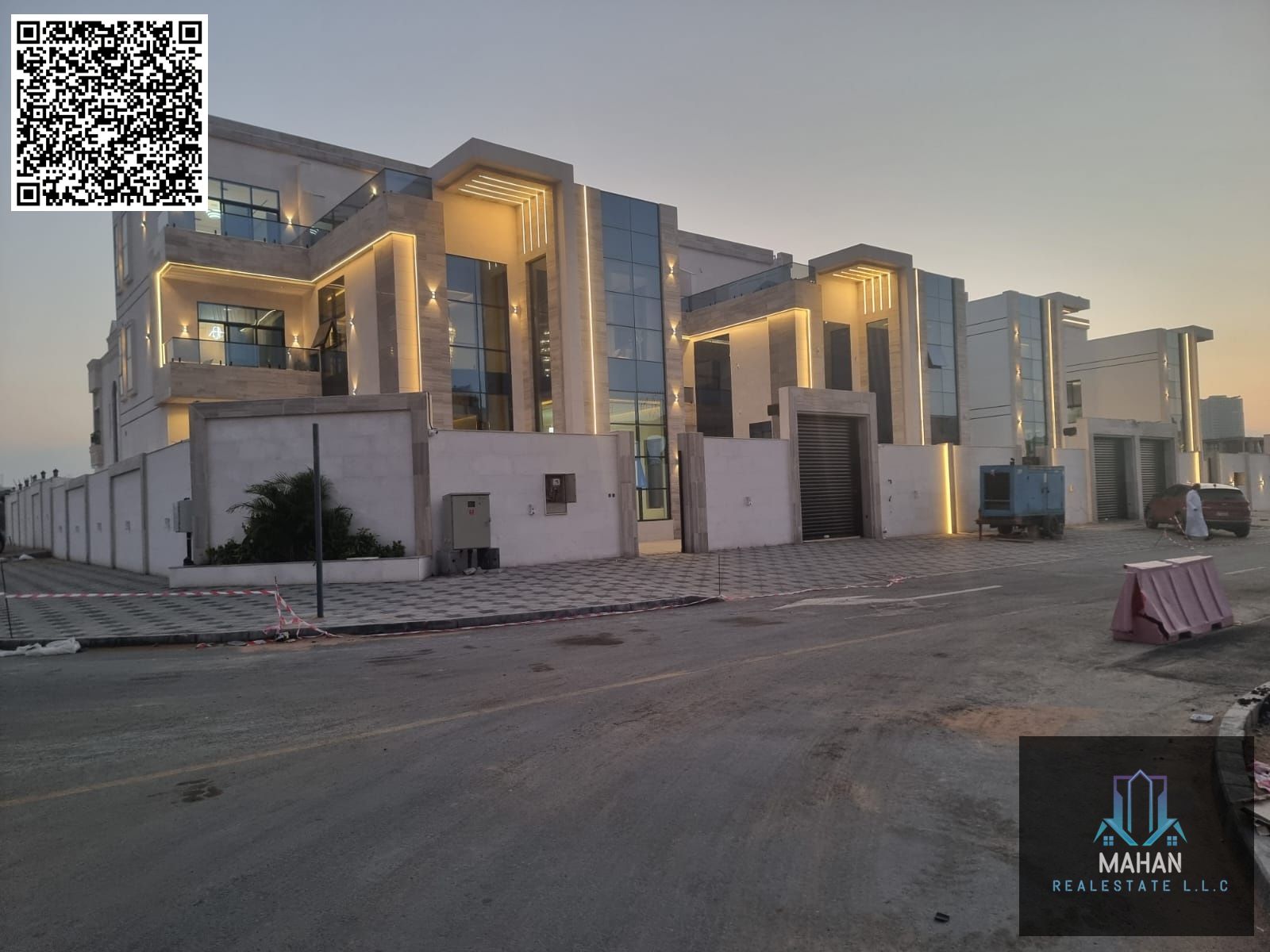 A luxurious corner villa on two streets, featuring a modern design, high-end finishes, and a garden, all at a special price. An exceptional ownership