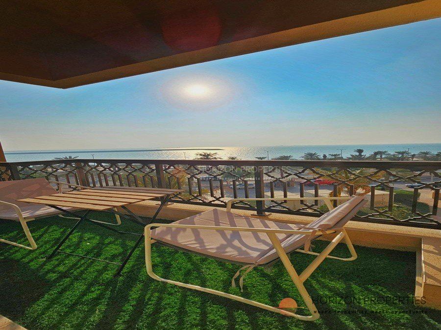 Amazing view | Renovated | Great Investment