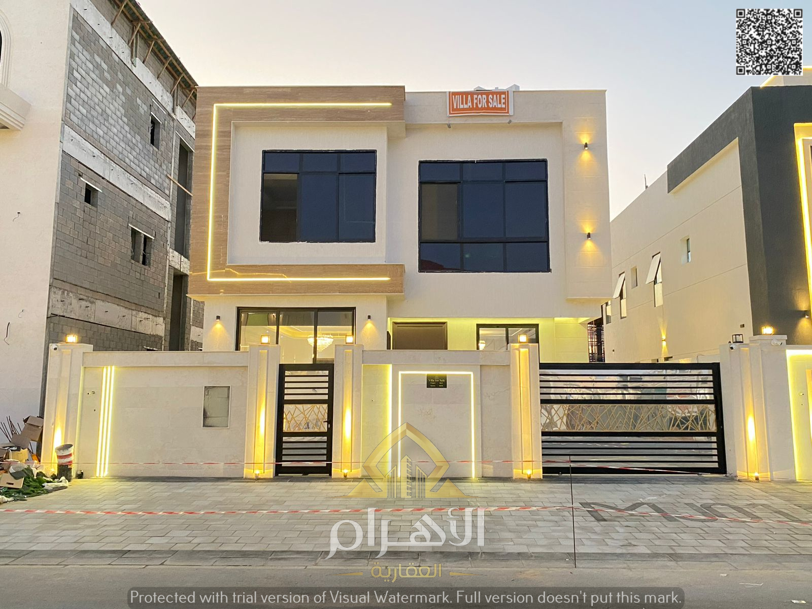 Own a two-story villa with a roof - 6 master bedrooms - 2 living rooms - with a modern design and new decorations. Freehold ownership for all national