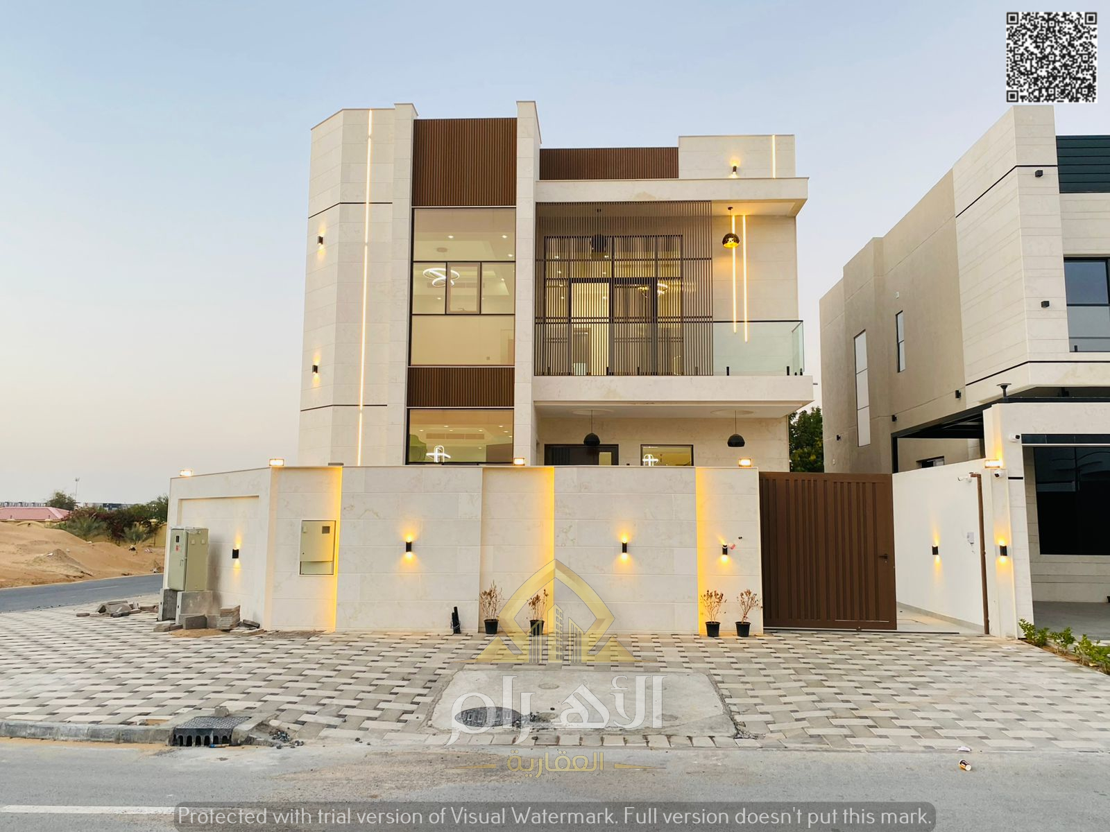 A fully equipped corner villa combining luxury, spaciousness, and an ideal location - two floors and a roof - fully centralized air conditioning - sup