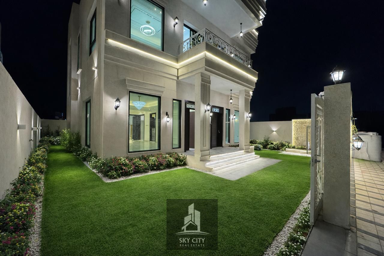 Classic villa for sale directly from the owner, no commission. Prime location directly opposite Sheikh Mohammed Bin Zayed Road and Park. Registration