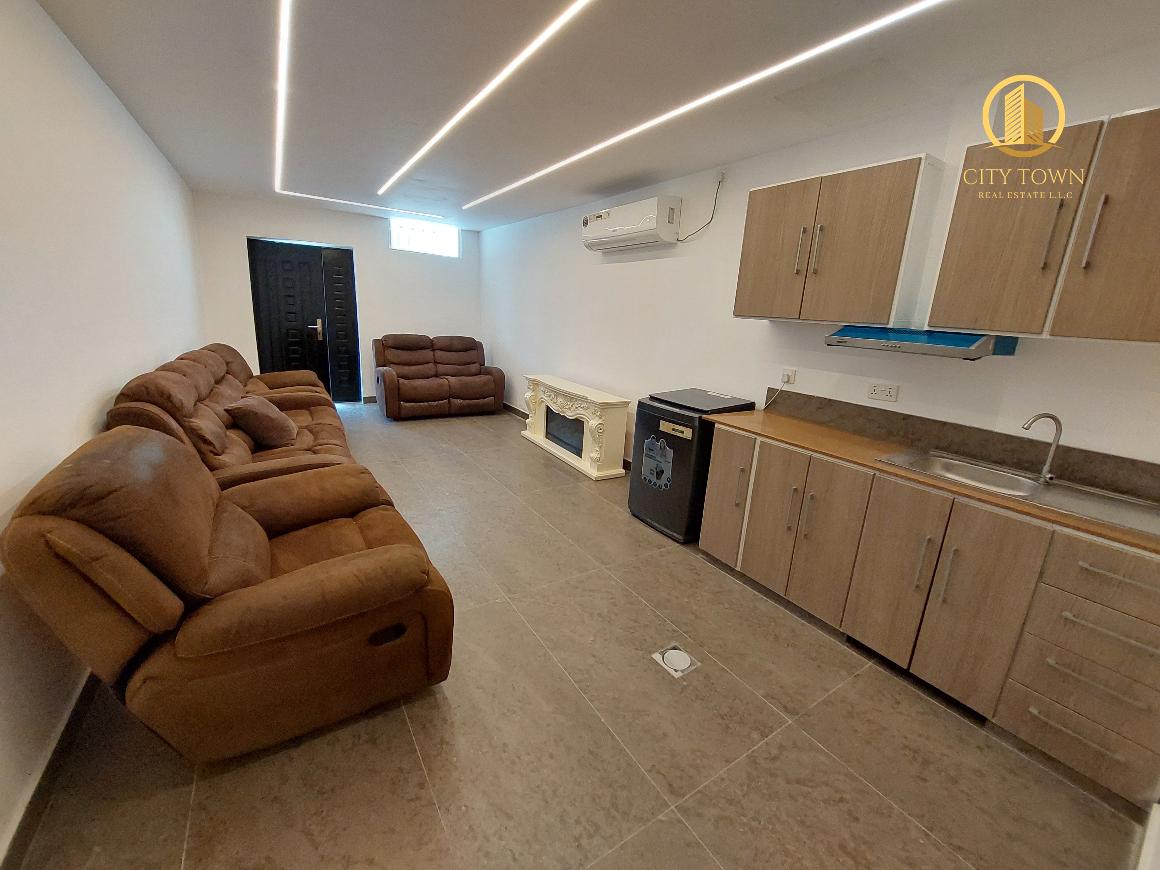 4000/_ Per Month/ Spacious 2 bedroom hall with Sewa including/ al jazzat area
