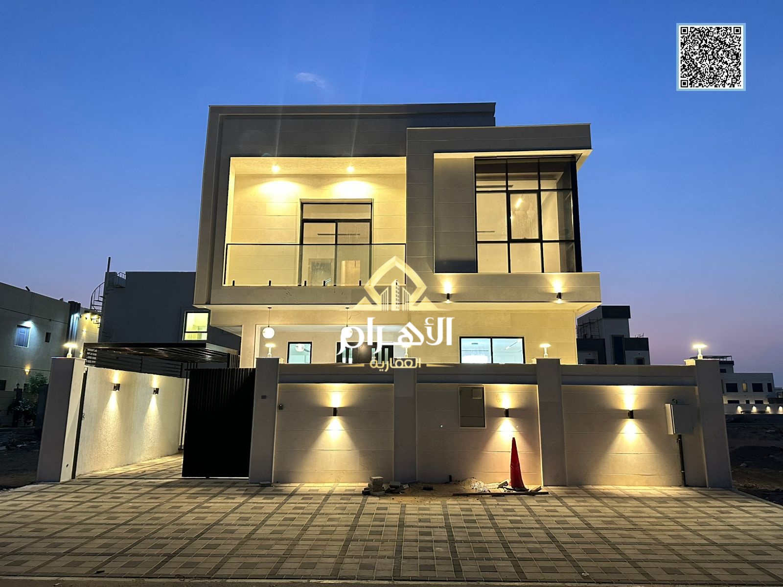 Opportunity! A villa with electricity and water connections in Al Yasmin at an excellent price.