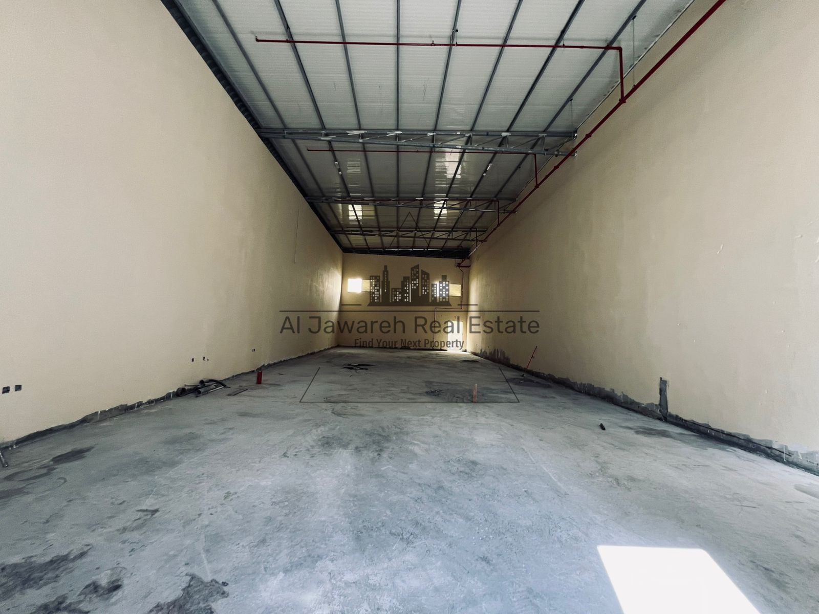 Warehouse for rent in Umm Al Quwain, area: 2000 sq ft | Electricity: 42 kW | Suitable for various activities | Immediate occupancy
