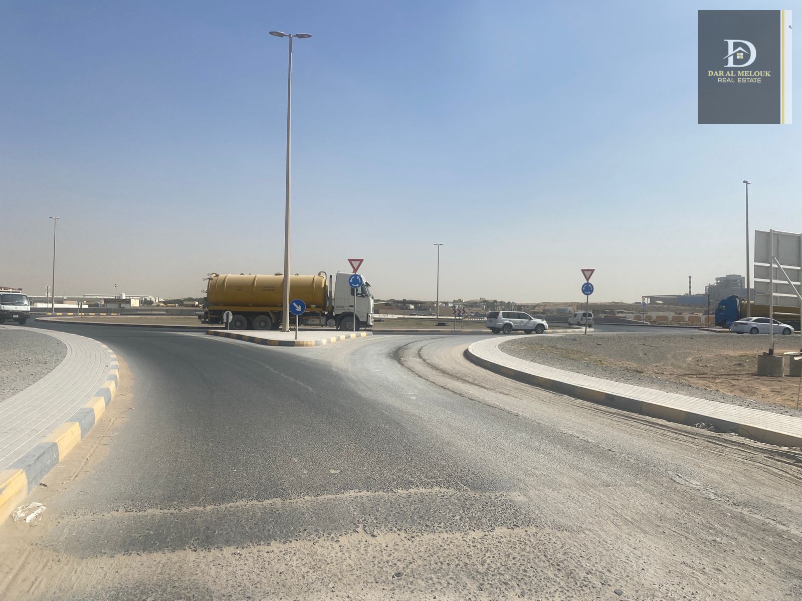 Land for rent in Al Sajaa – on 3 streets Location: Al Sajaa – Sharjah Area: 52,000 sq ft Frontage: On 3 streets Including a main street 95 meters wide