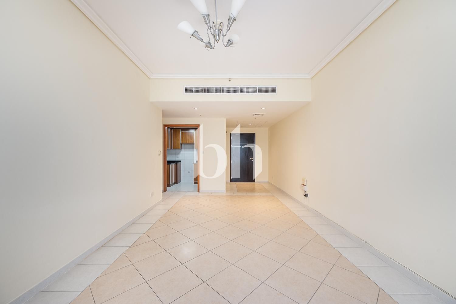 Near Train Station| 6 Cheques |One Month Rent Free