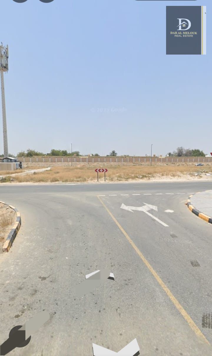 For Sale in Sharjah Muwaileh Commercial Area Commercial Land Area: 5000 sq ft Permit: Ground + 3 floors Ownership by UAE and GCC Nationals On a