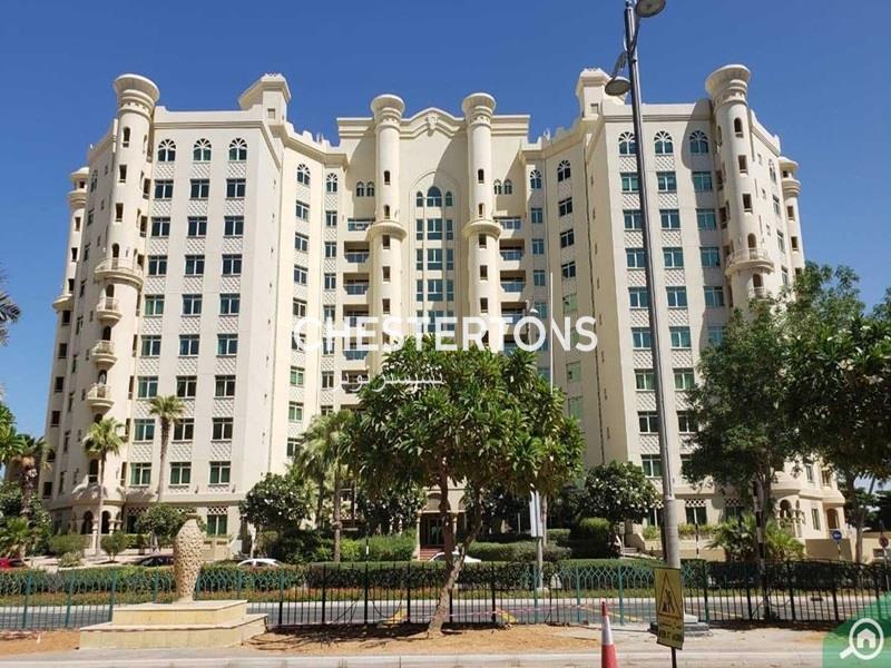 High Ceilings And Penthouse Floor | Sea View