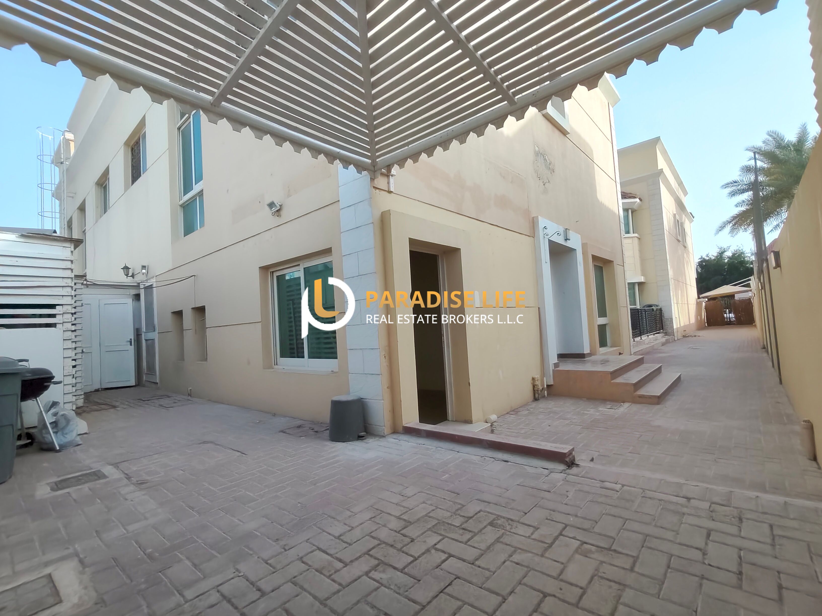 4 bed room maids shared pool back yard corner villa for rent 130k