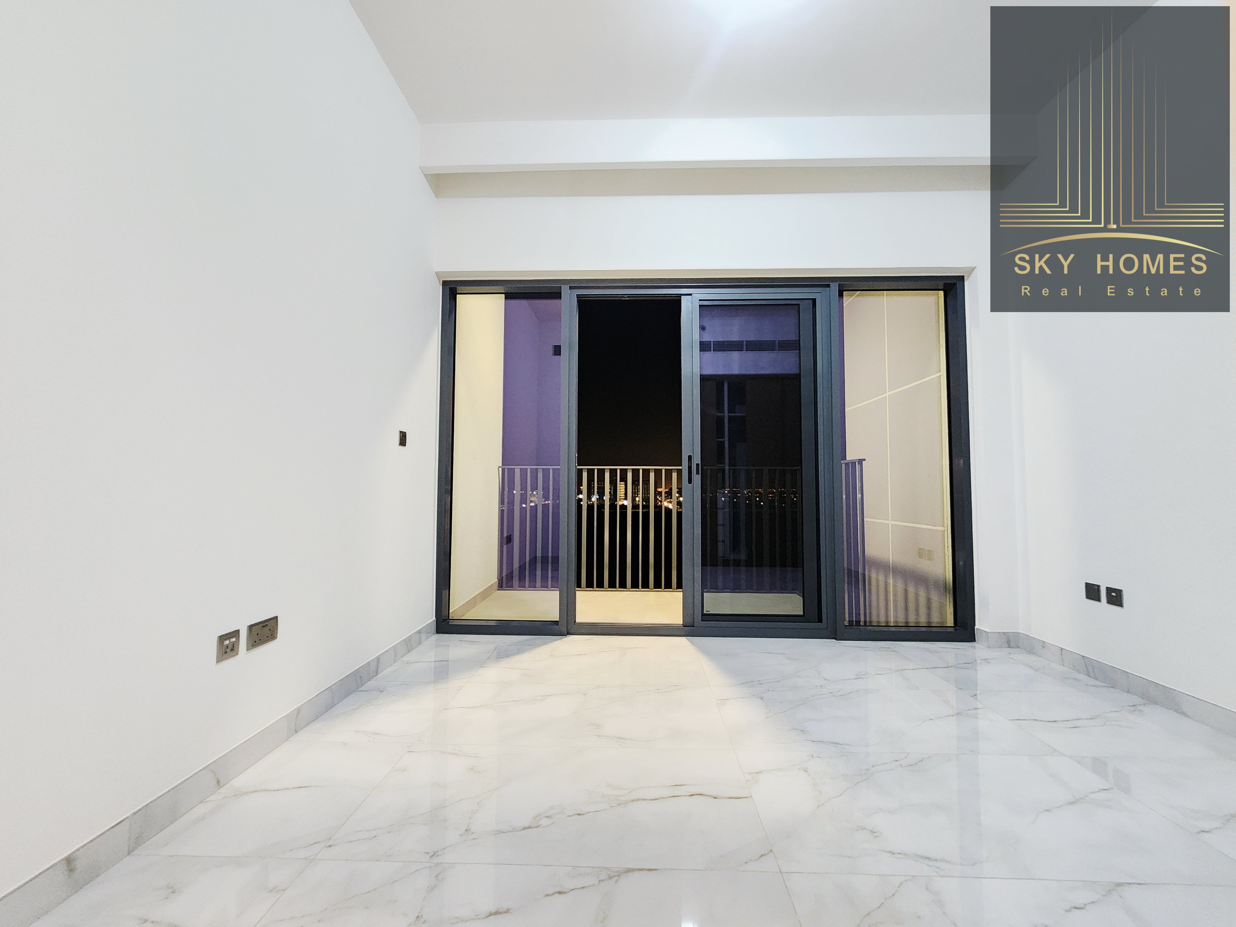 Brand New Studio Apartment With Kitchen Appliances