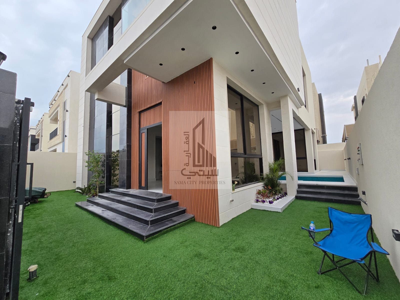 Luxury Modern Villa for Sale – Ajman, Al Bahia 4 Master Bedrooms Majlis Living Room Swimming Pool Maid's Room Directly on the main road Freehold for Life for all nationalities Bank financing up to 25 years Ready to move in immediately Includes