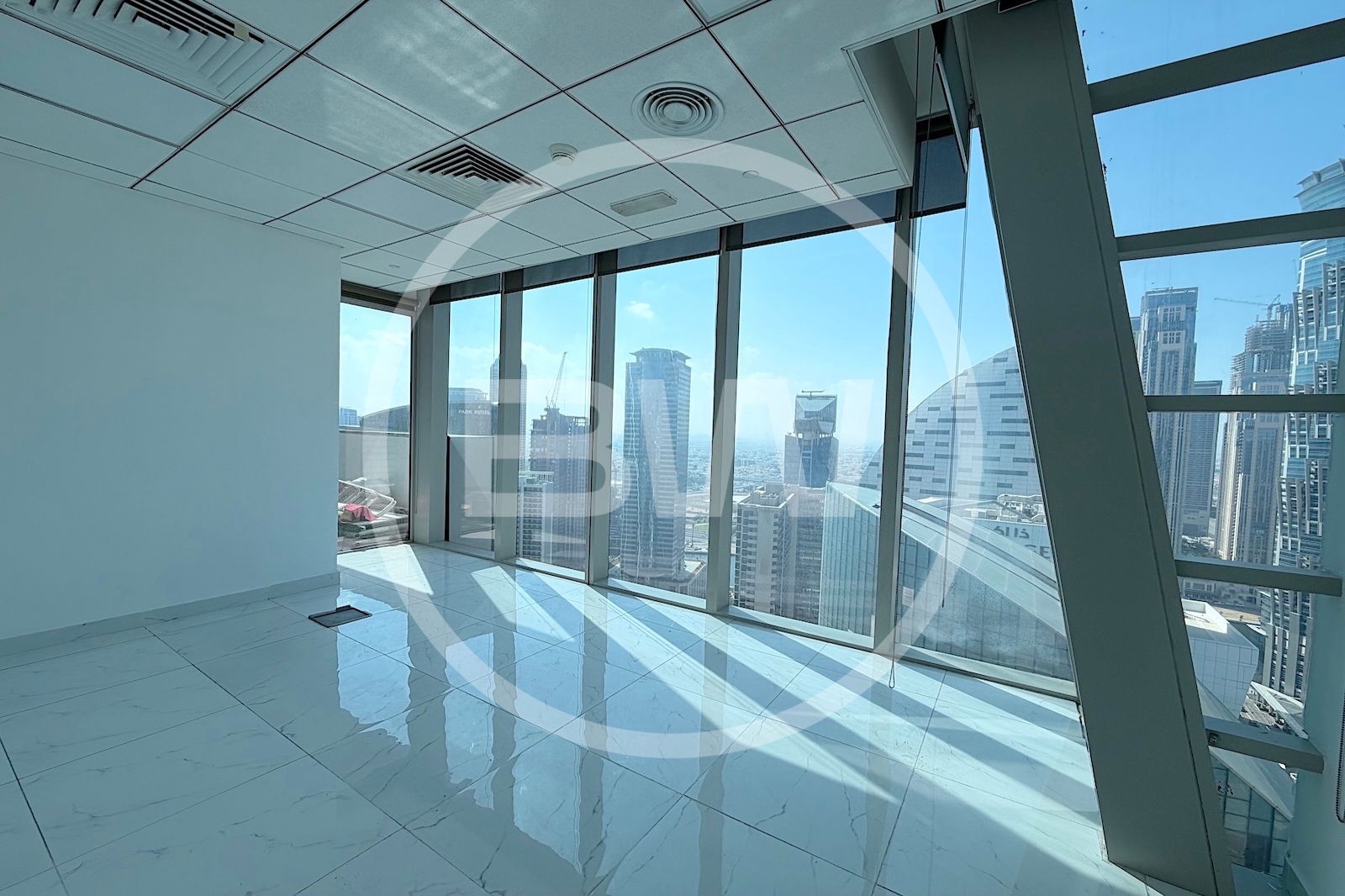 PRIVATE BALCONY | CANAL VIEWS | CLOSE TO METRO