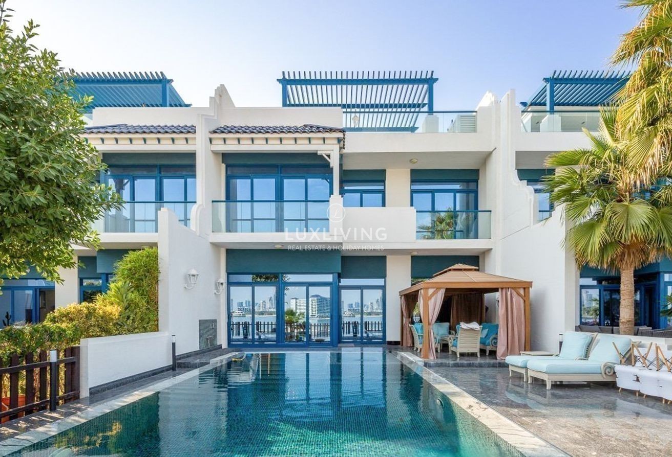 Direct Beach Access | Private Swimming pool
