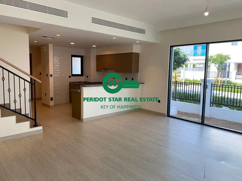 Huge size 5 Bedroom Apartment | Prime Location | Ready To Move