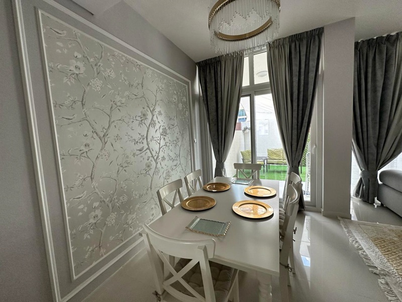 Furnished | Generous Lay Out | Vacant on Transfer