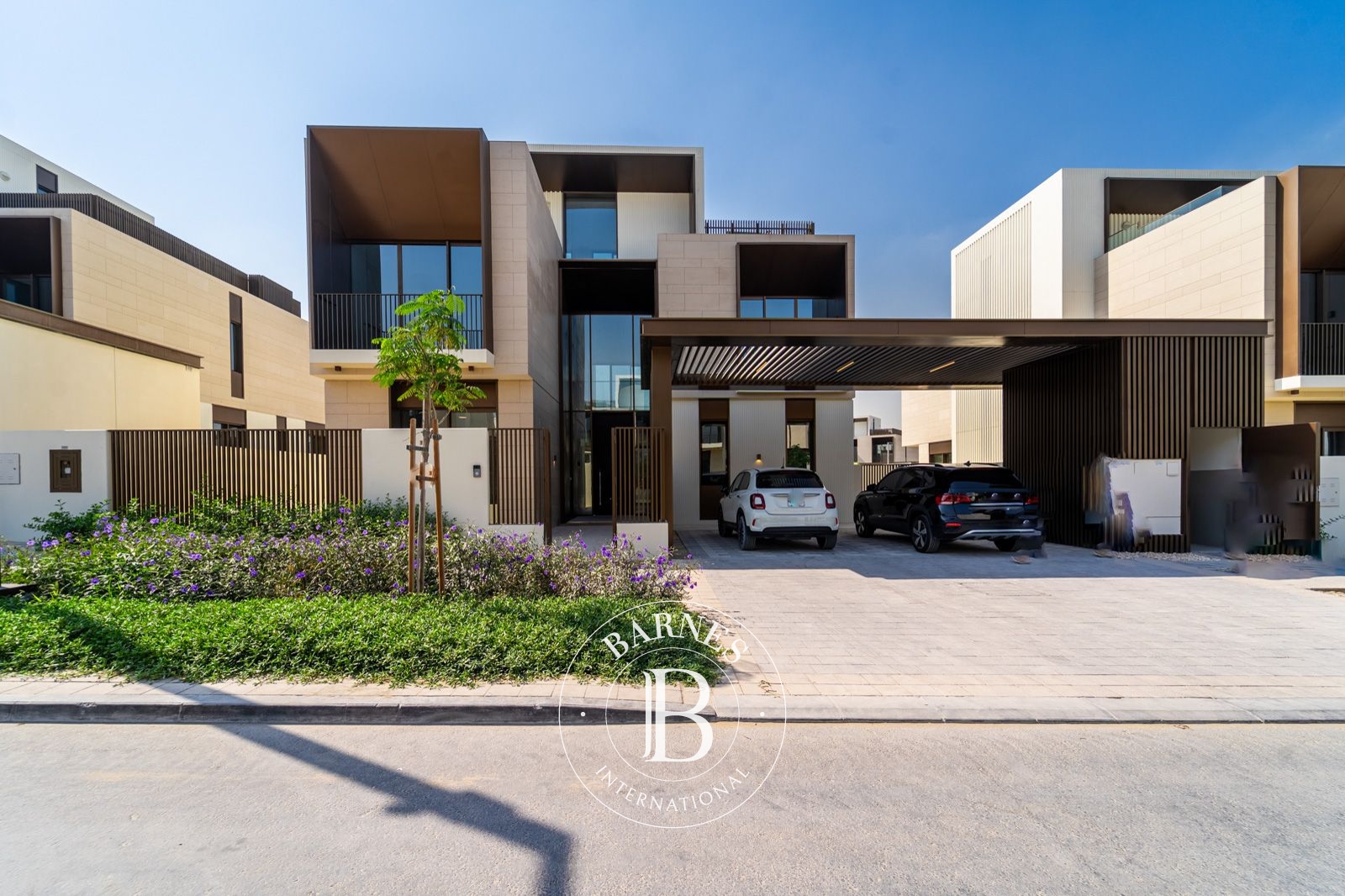 Large Layout | Landscaped Pool | Elie Saab