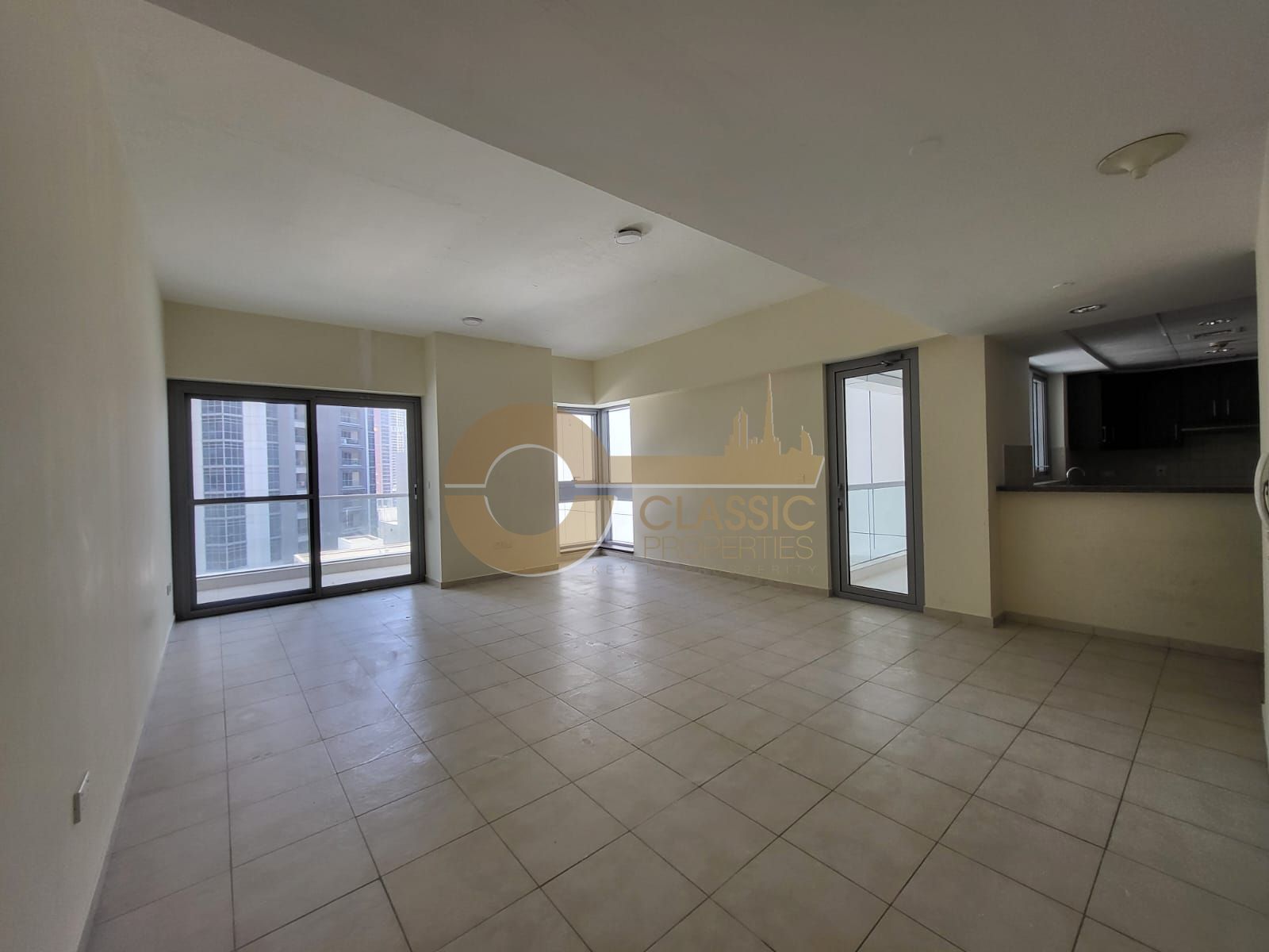 READY TO MOVE IN | SPACIOUS UNIT | PRIME LOCATION