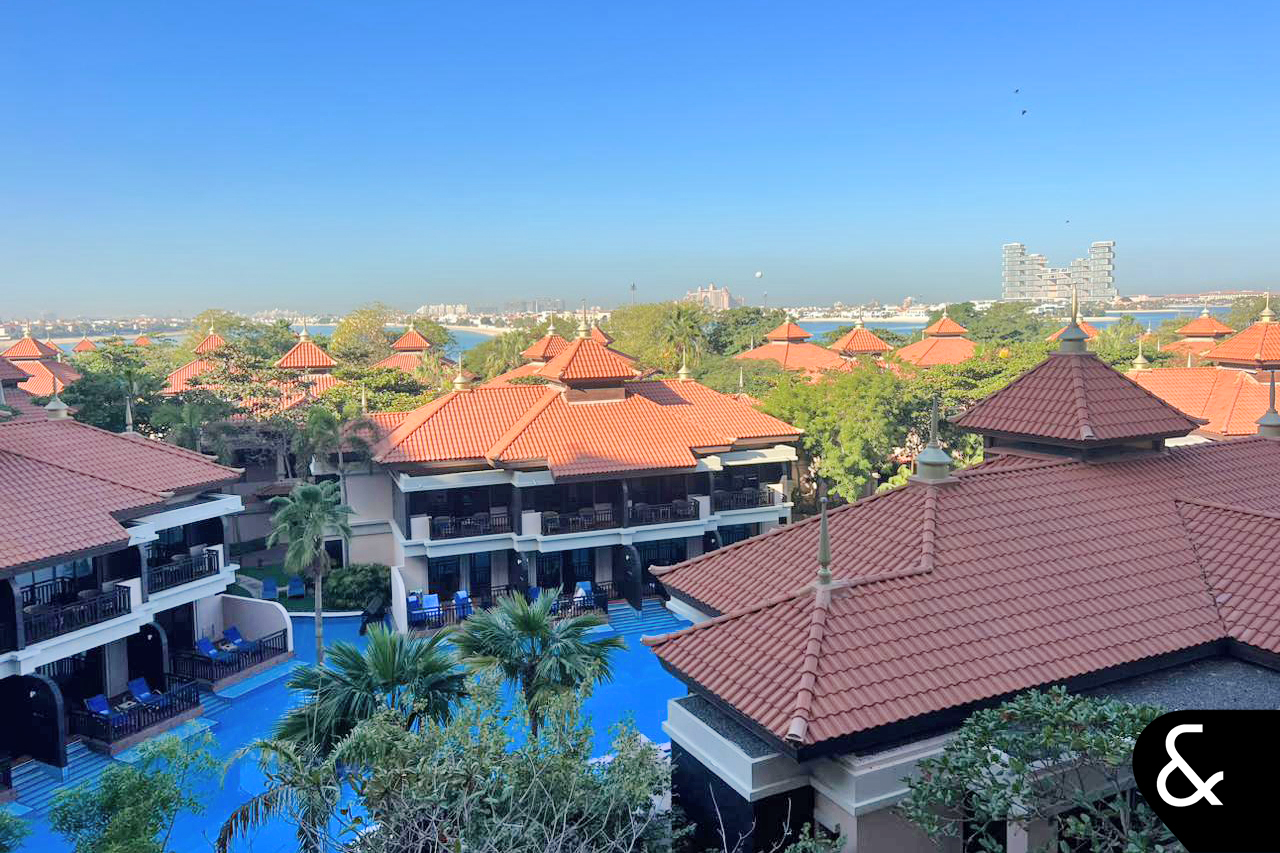 Vacant Now - Fully Upgraded - Lagoon Views