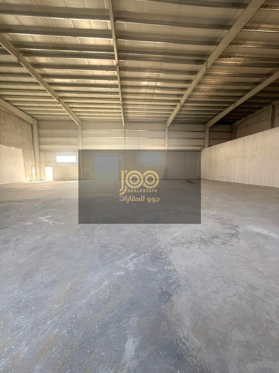 Electricity 300/ A distinctive complex with a large area within a vibrant industrial zone