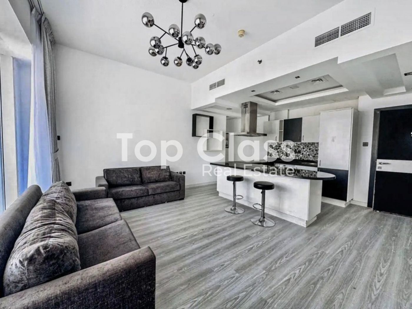 Fully Furnished |Rented | Upgraded | Mid Floor