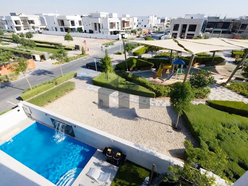 Private Pool |High Ceiling -Luxurious Corner Villa