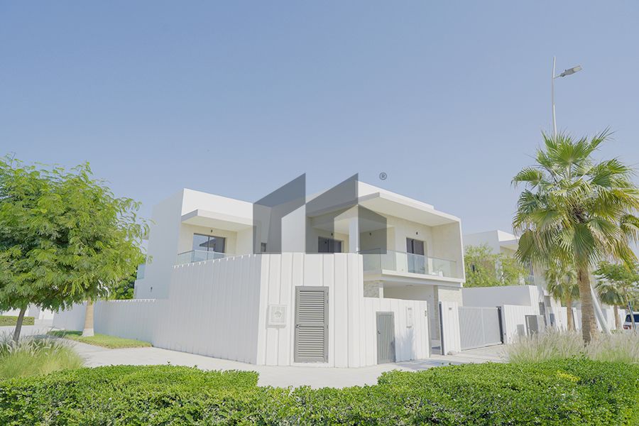 Luxurious Corner Villa| Private Pool |High Ceiling