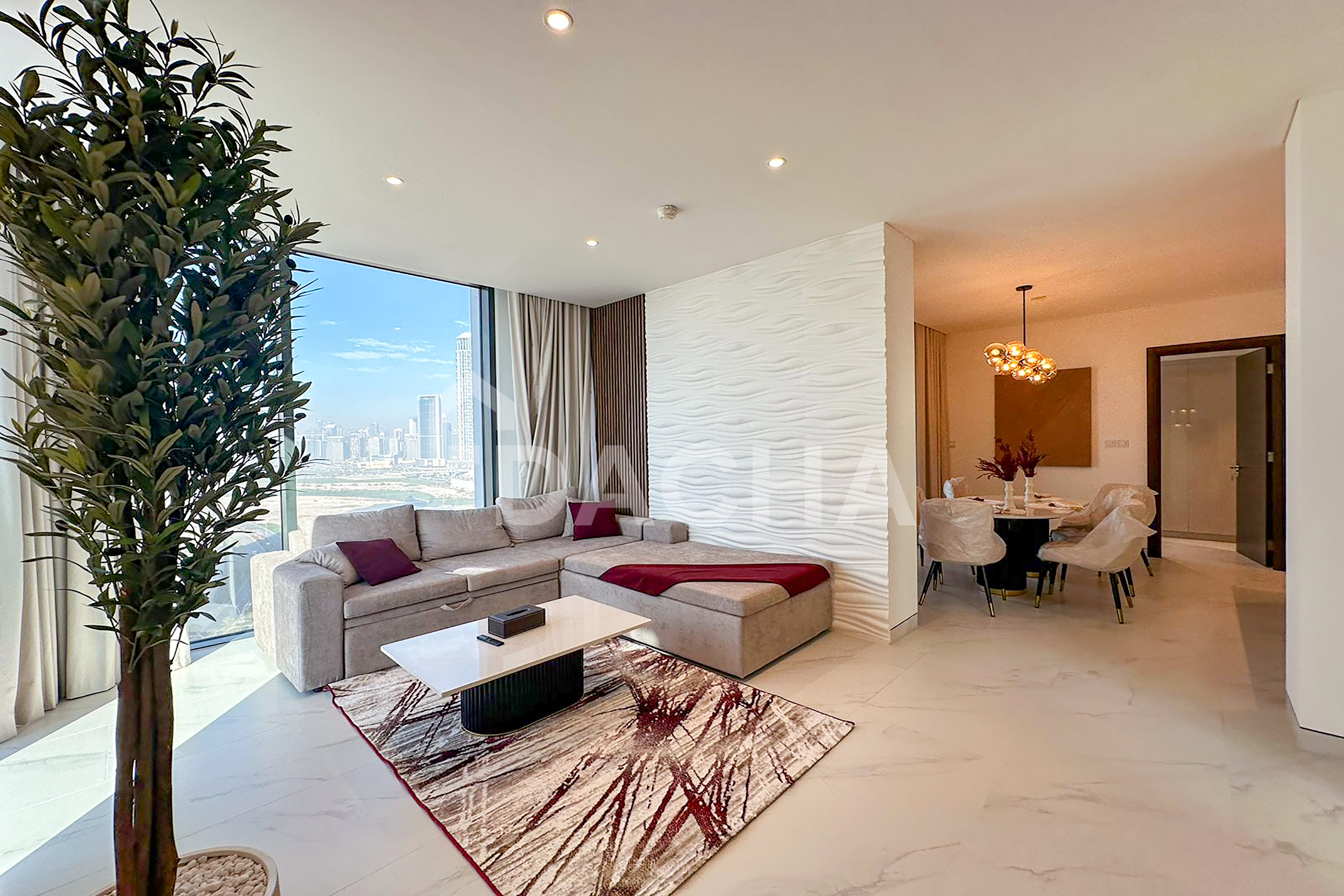 Pristine | Bills included | Villas & Downtown View