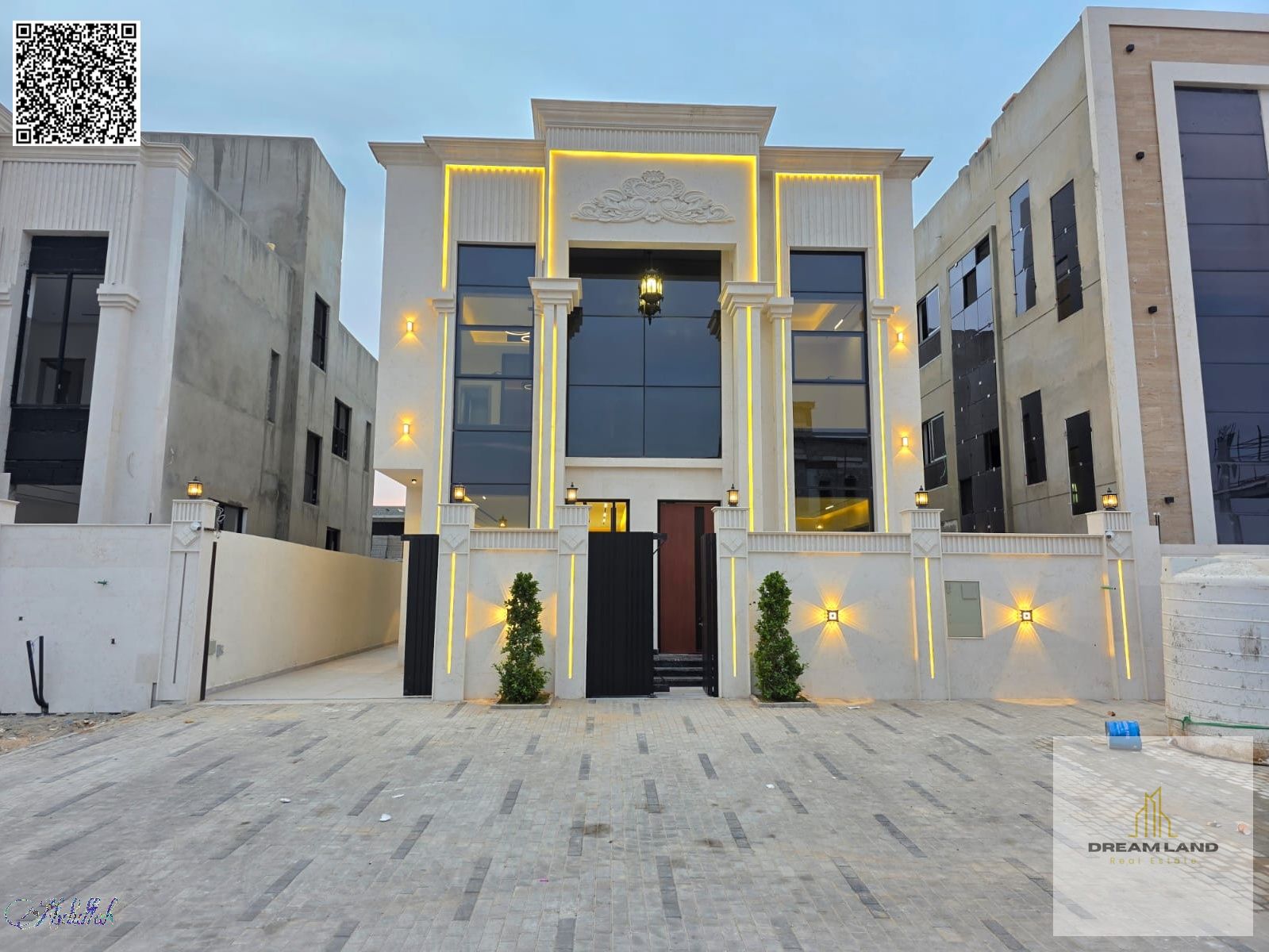 The price includes registration fees for two floors with a roof terrace.