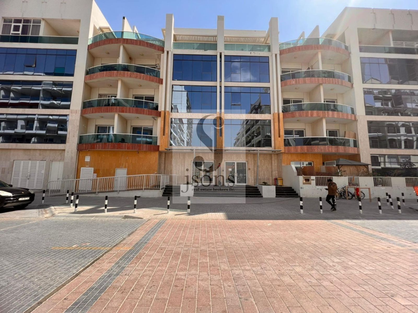 Ready to Move | Spacious Studio Apartment | Furnished