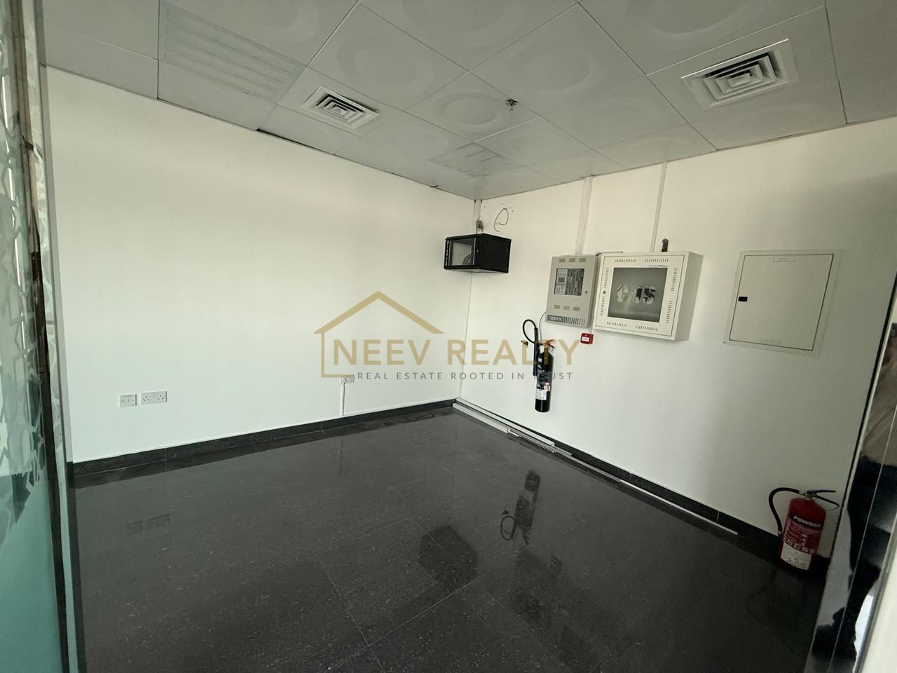 Fully Fitted | Near Metro | High Floor | Vacant