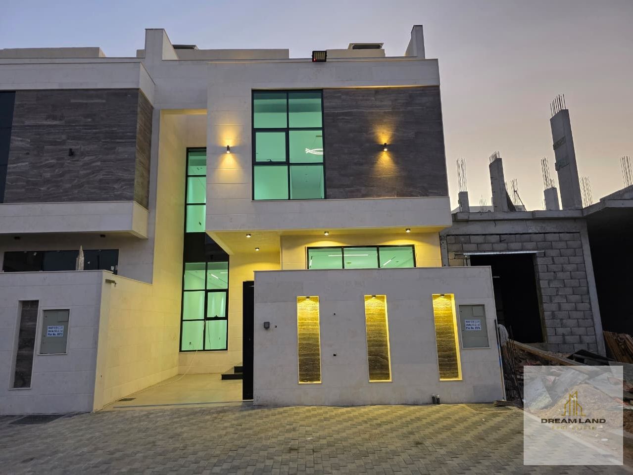 Villa for sale in Ajman at a bargain price, all fees included. Excellent location. Freehold ownership for life for all nationalities with bank financi