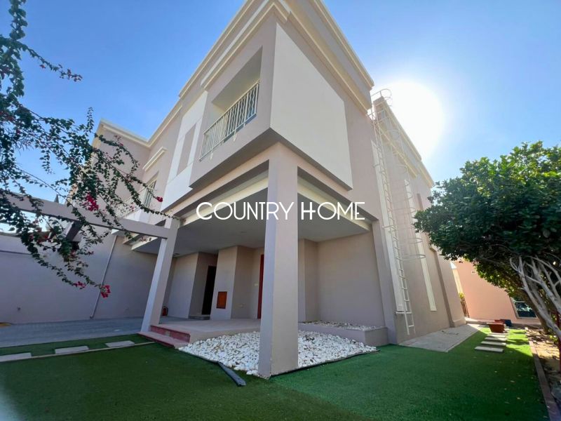 Bright 4BR Corner Villa with Private Garden