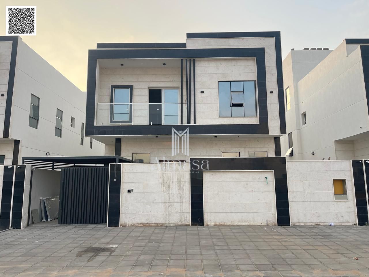 Villa for sale in Al-Haliyo 2 area, very prime location, super deluxe finishing, very elegant design, close to all services.