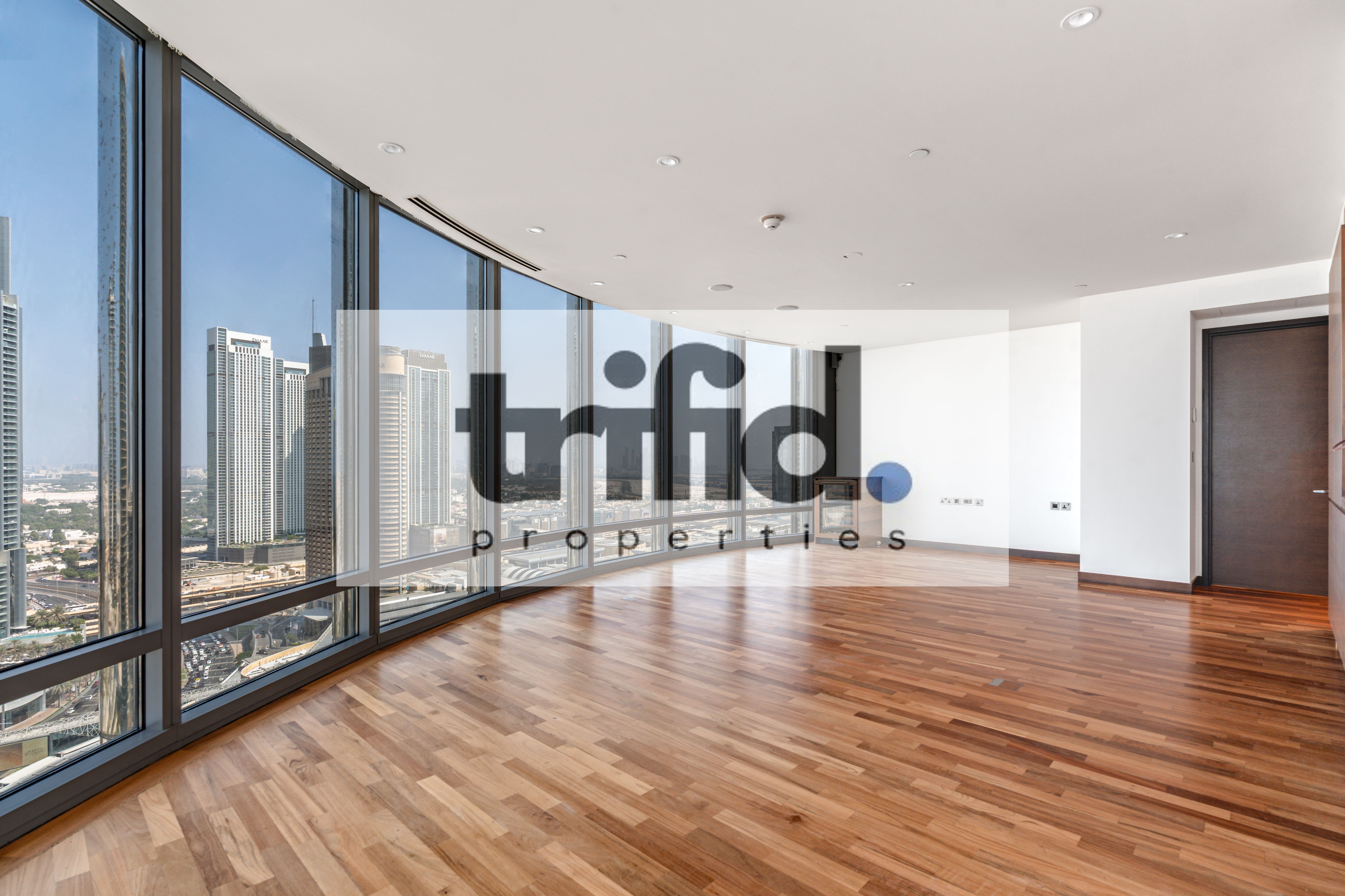 STUNNING VIEW | SPACIOUS LAYOUT | GREAT AMENITIES