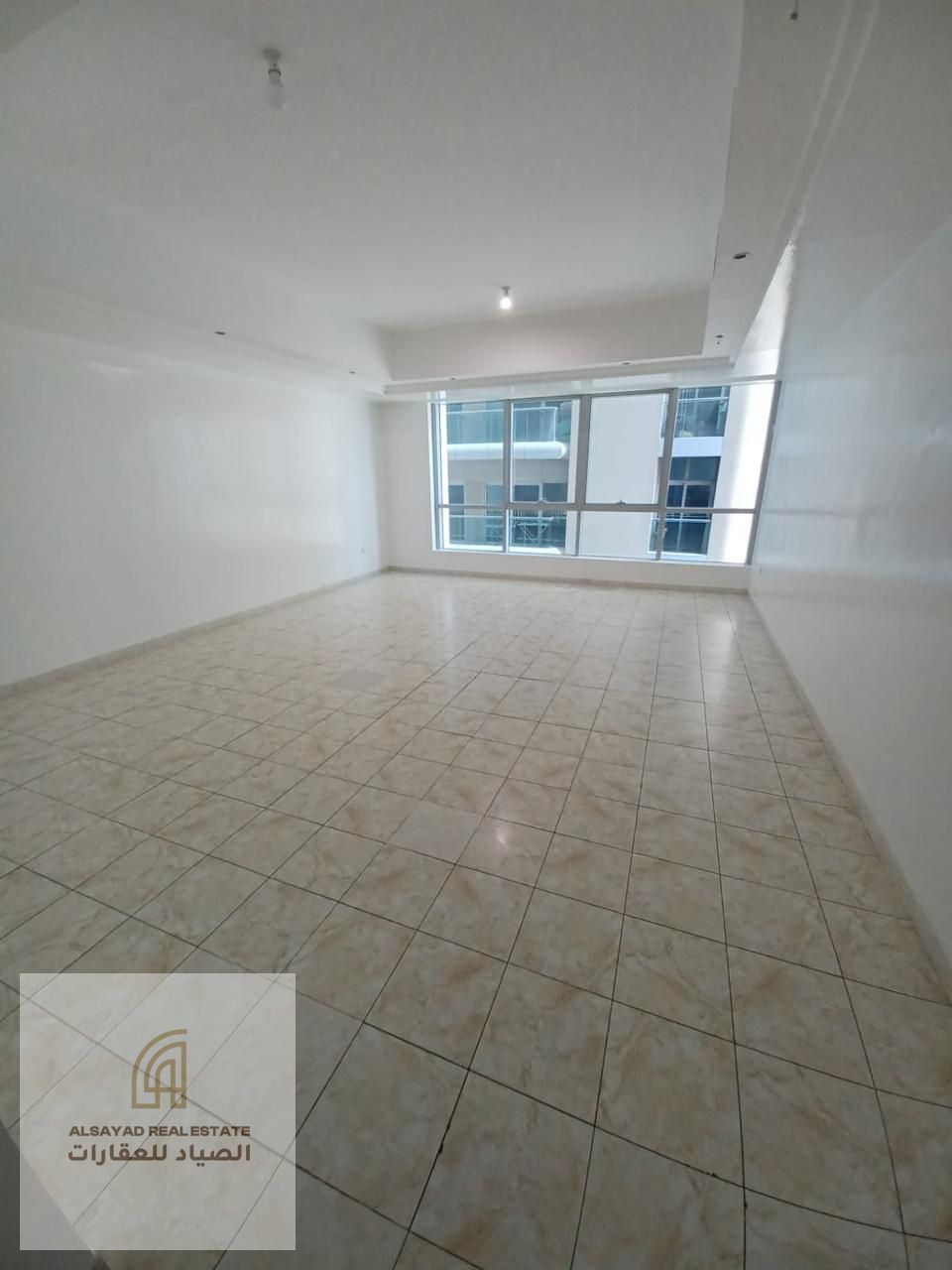 Exceptional opportunity for sale: 2-bedroom apartment with a living room in a prime location