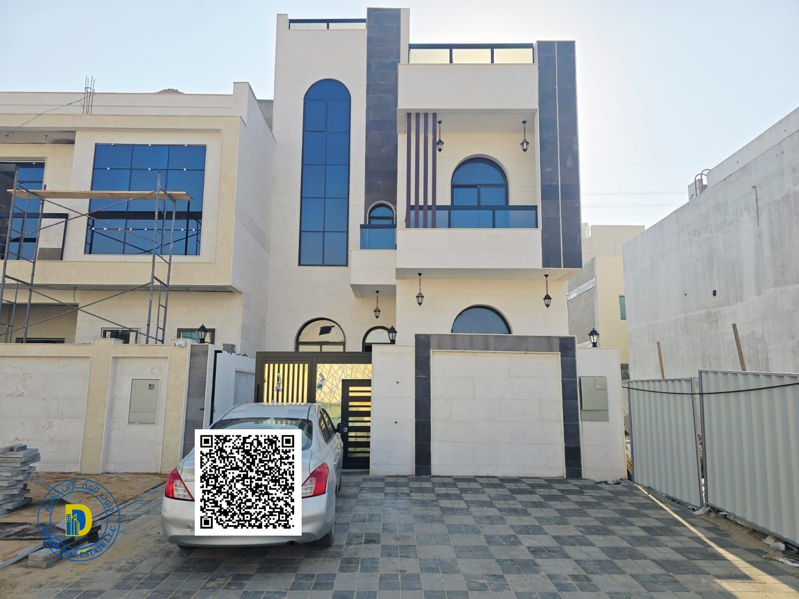 Strategically located in Al-Haliou 2, a luxurious villa with 5 bedrooms and a roof terrace, including registration fees.