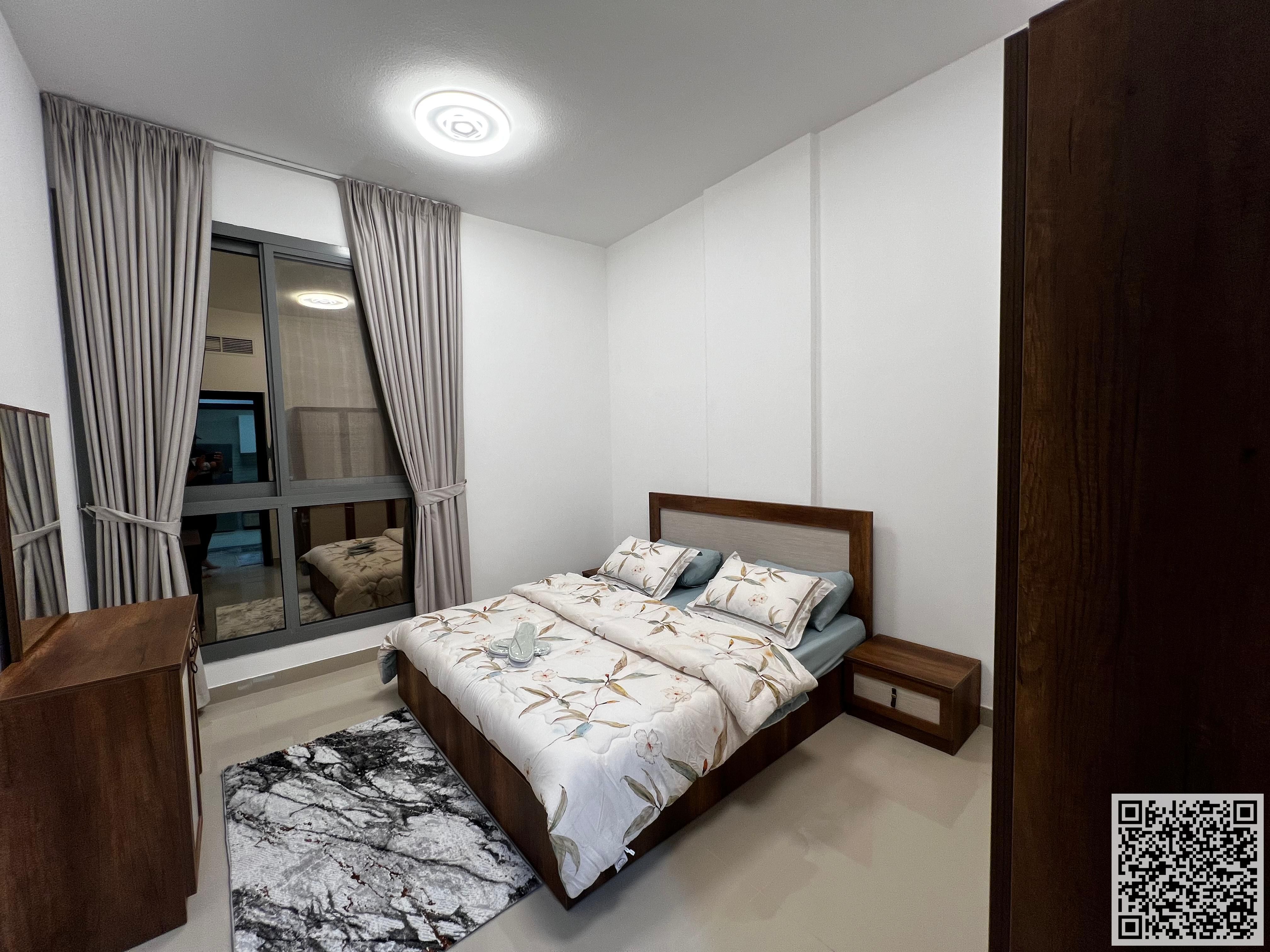 Luxury second-occupancy apartment One bedroom, living room, and balcony with sea view for monthly rent on Ajman Corniche. Fully furnished, at a spec