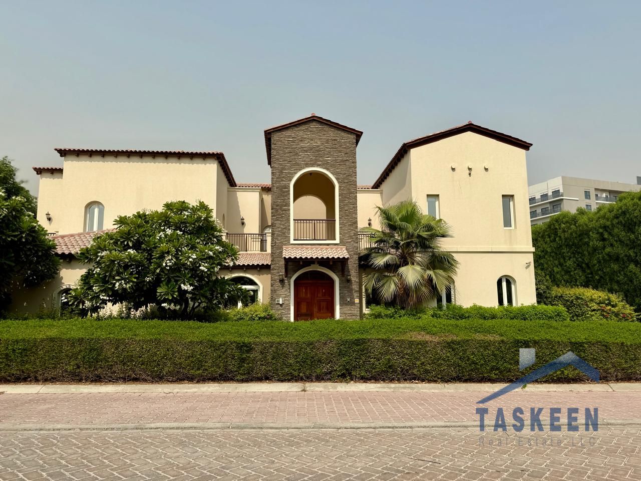 Exclusive | Huge Luxury Villa in Olive Point