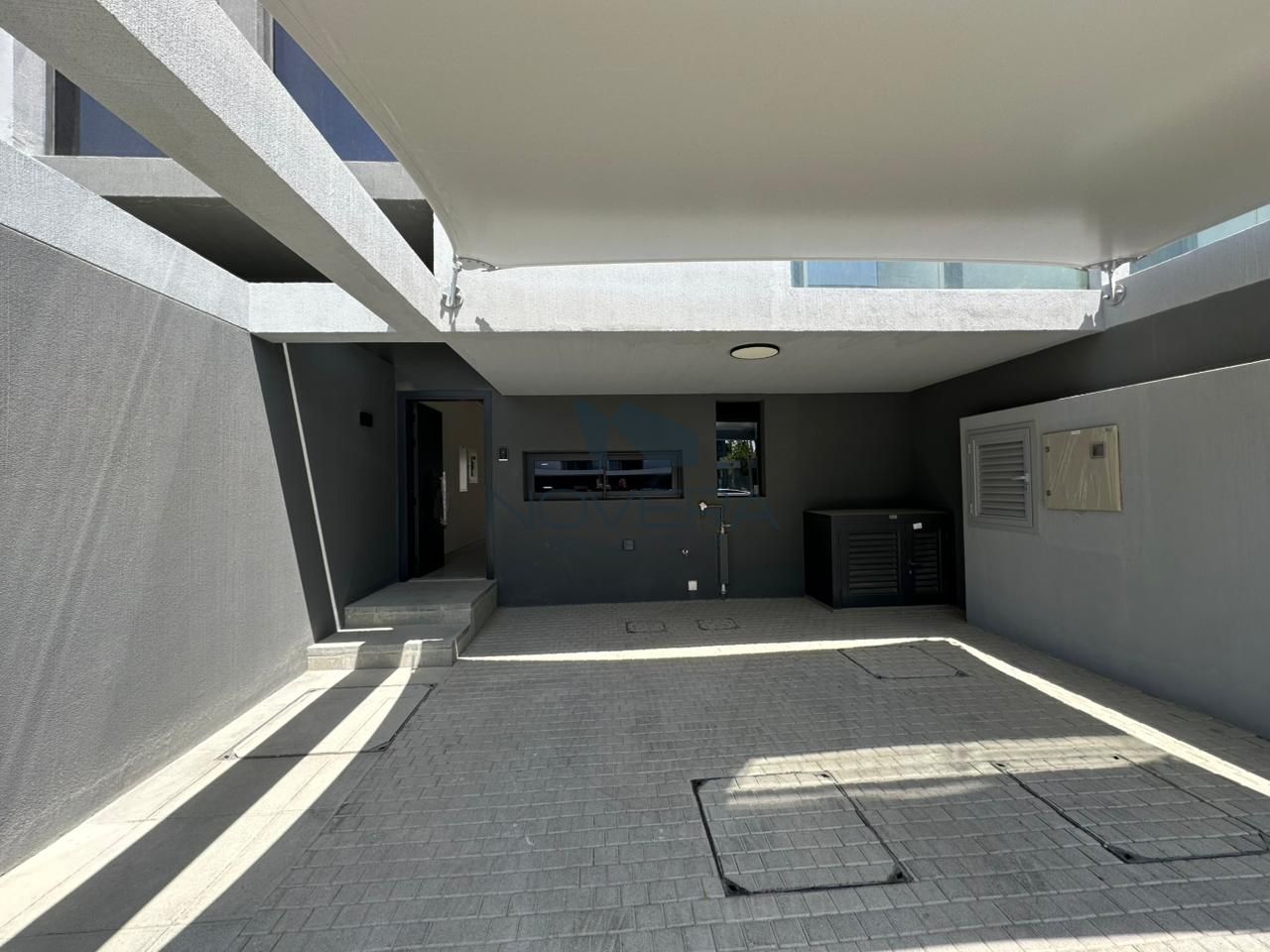 Freehold | greenery| middle unit| big size | Robinia