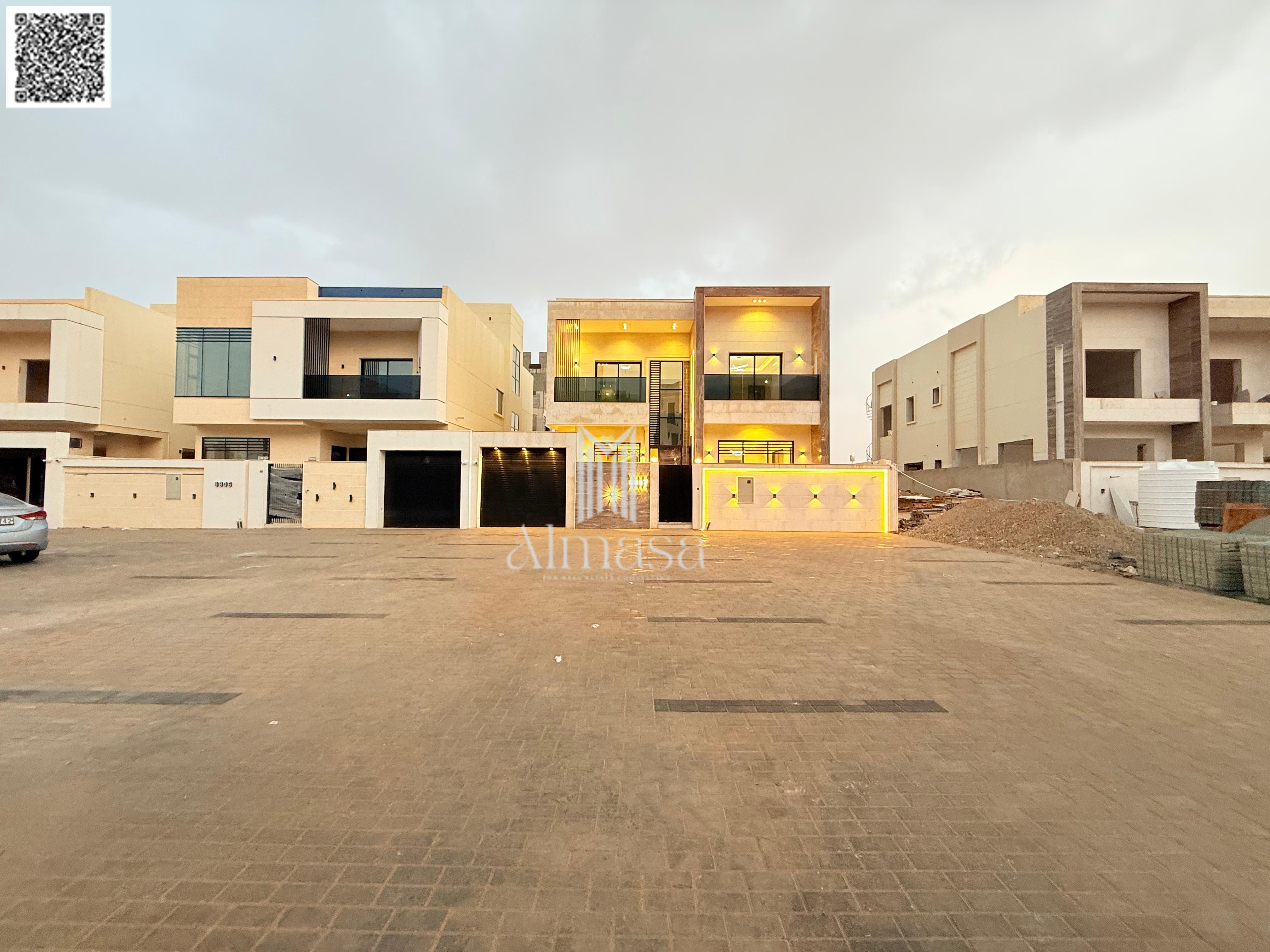 Own aEuropean-style villa with luxurious finishes at a special price and with a cash discount. Prime location close to all amenities Freehold ownership