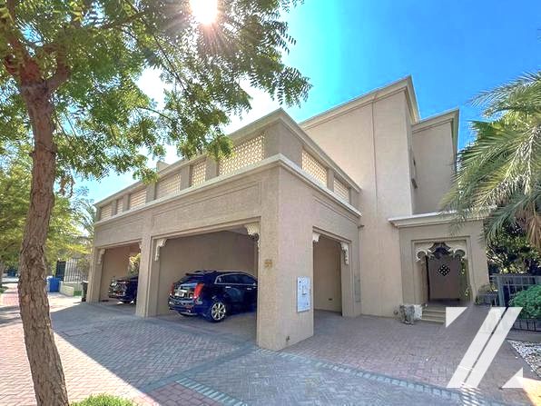Corner | 4BR Study + Maid | Vacant