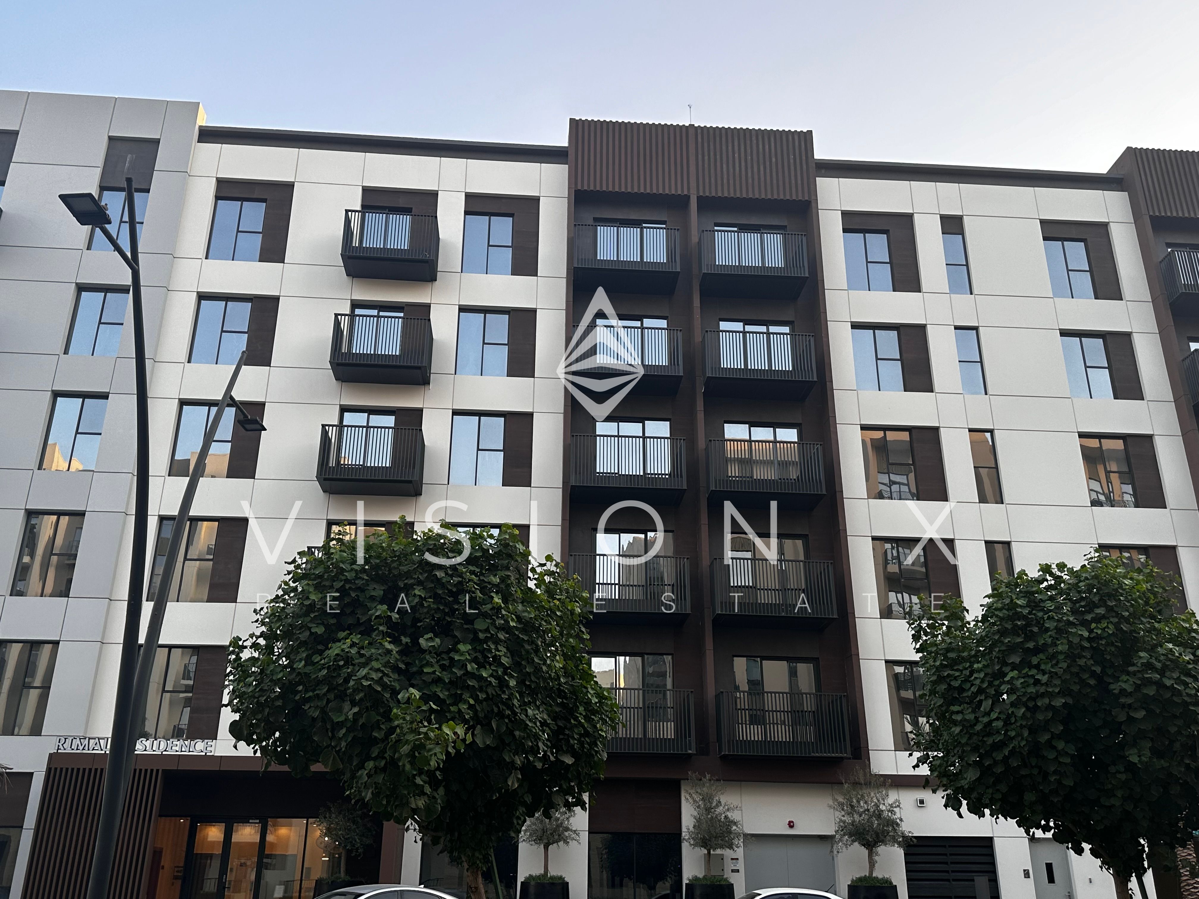Waterfront | Prime Location | elegant