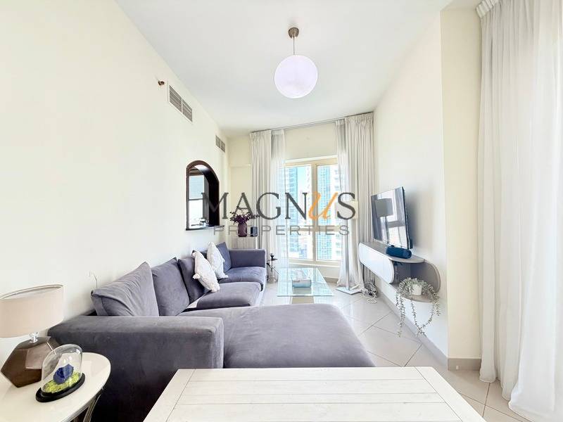 FULLY FURNISHED | LAKE VIEW | CONVERTABLE 2 BED