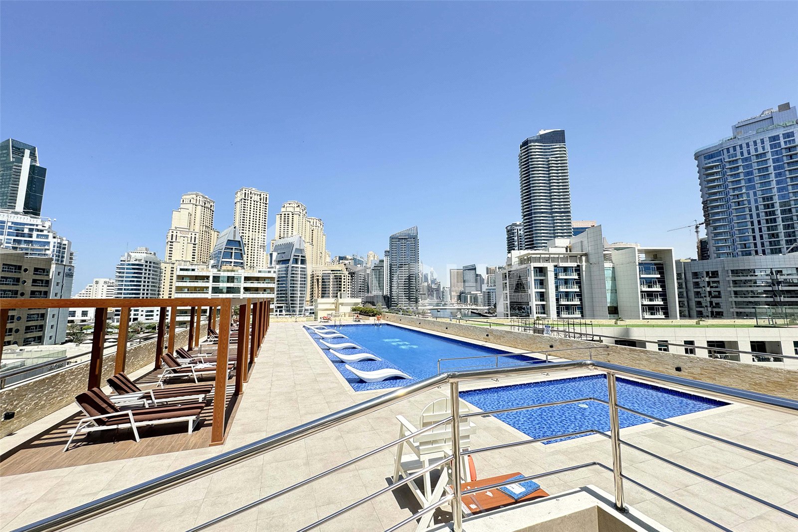 + Storage | 6.8% ROI | Low Floor | Close To Metro