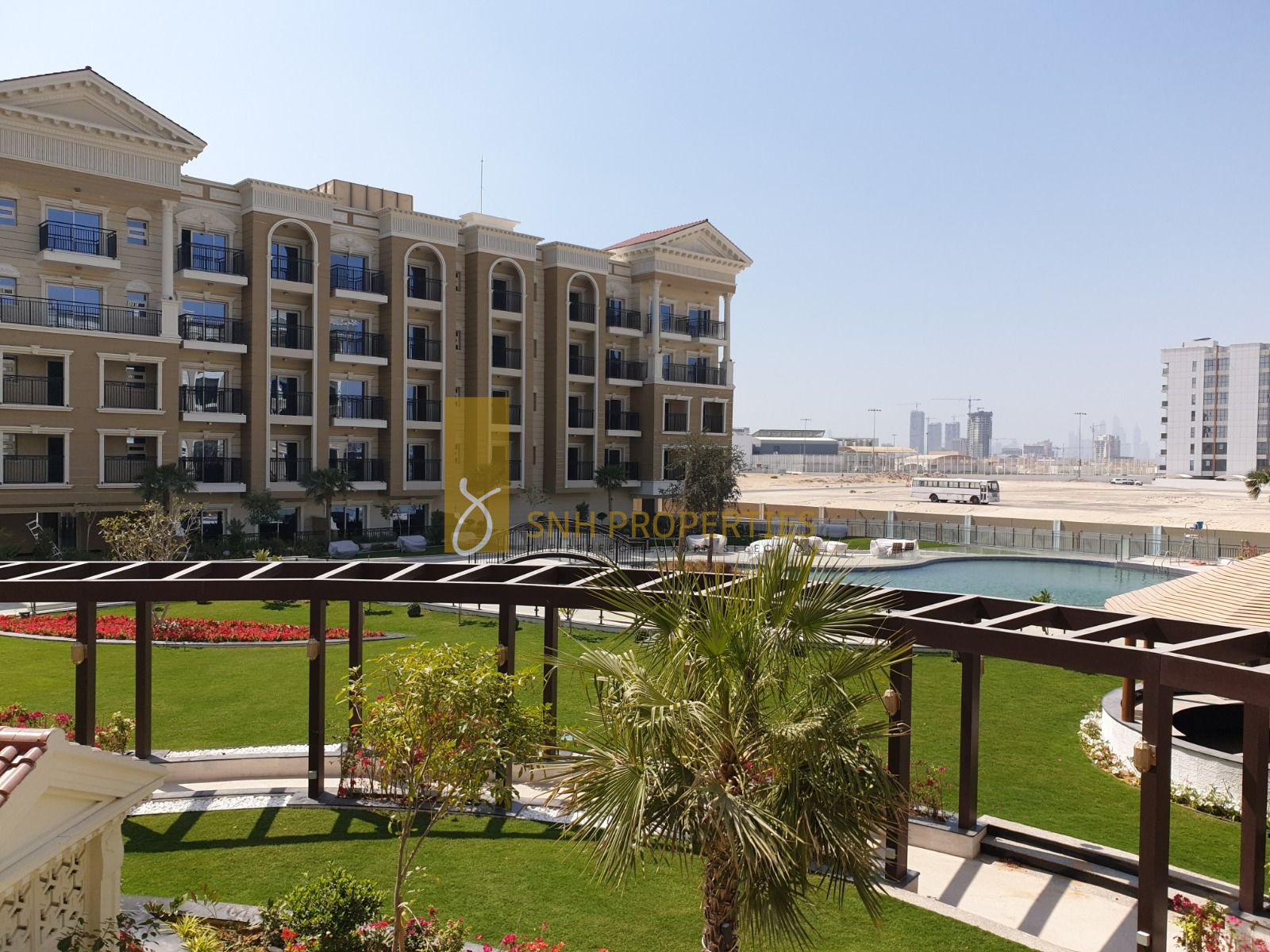 READY TO MOVE | POOL VIEW | CONVERTABLE TO 2 BR