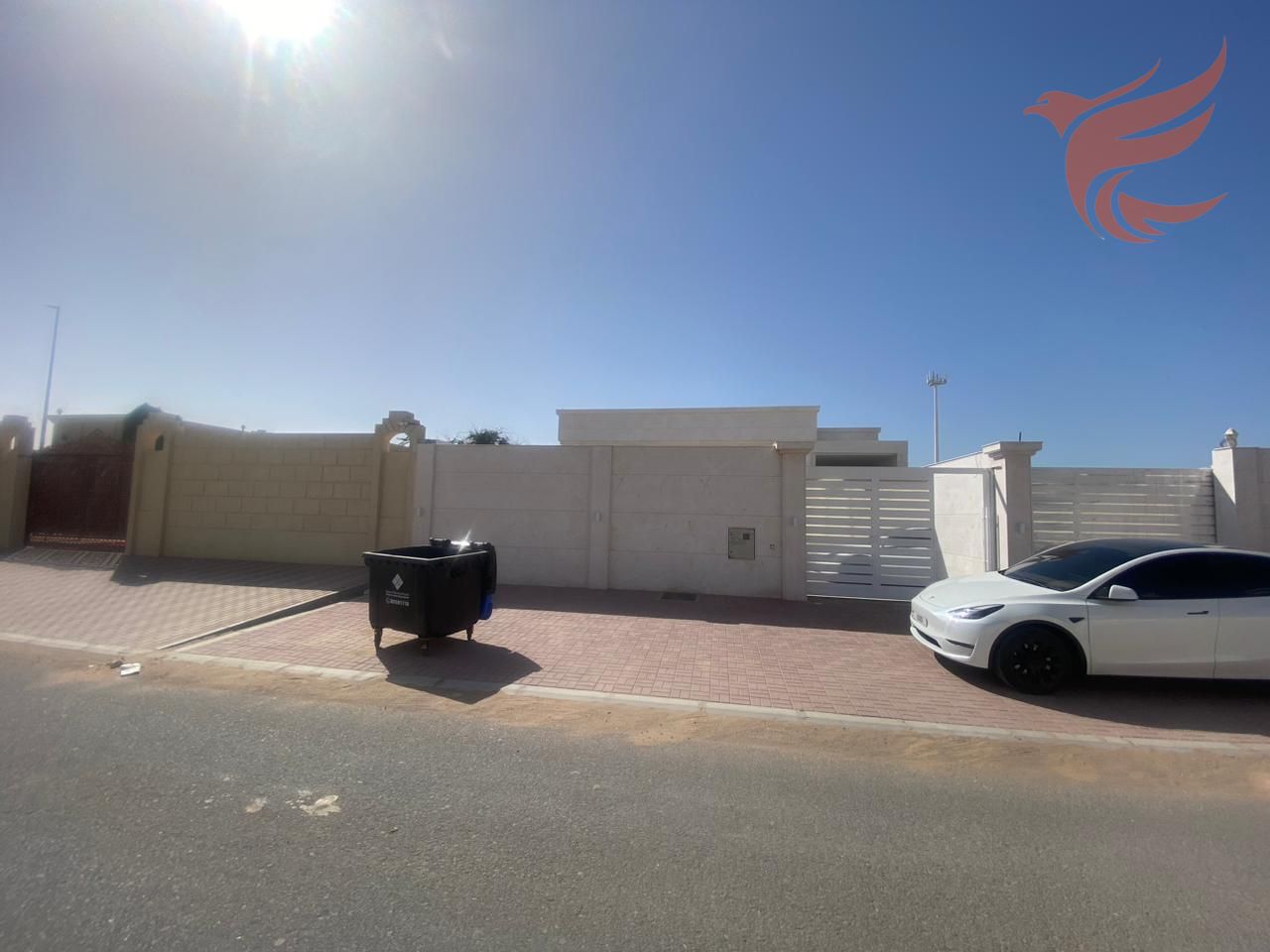 Brand new Villa 3BR hall + maidsroom for rent